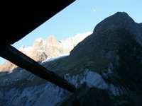 Click to see big picture (667x500 pixels; 65 KB)