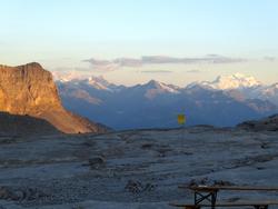 Click to see big picture (1024x768 pixels; 79 KB)