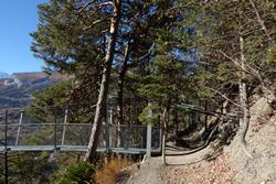 Click to see big picture (1024x684 pixels; 218 KB)