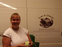 Click to see big picture (667x500 pixels; 92 KB)